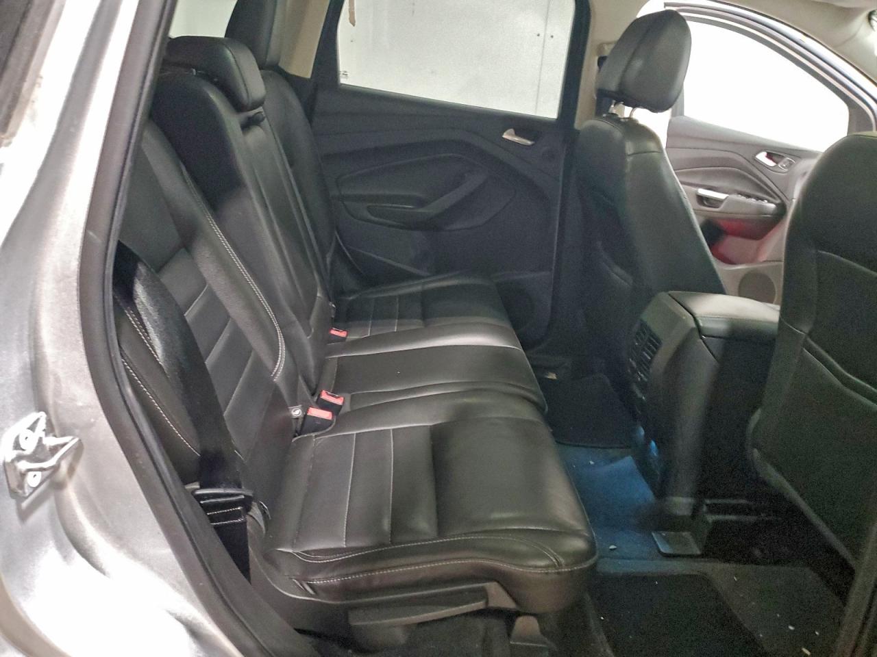 Ford Escape Titanium Image 7