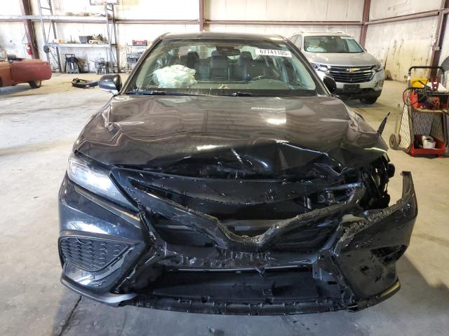 Toyota Camry Se Image 11