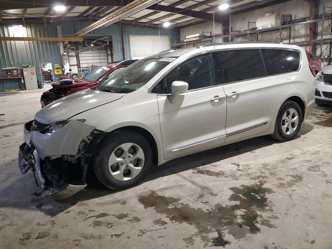 Chrysler Pacifica Touring L Plus Image 1