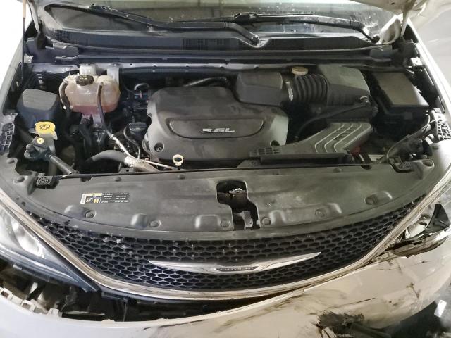 Chrysler Pacifica Touring L Plus Image 7