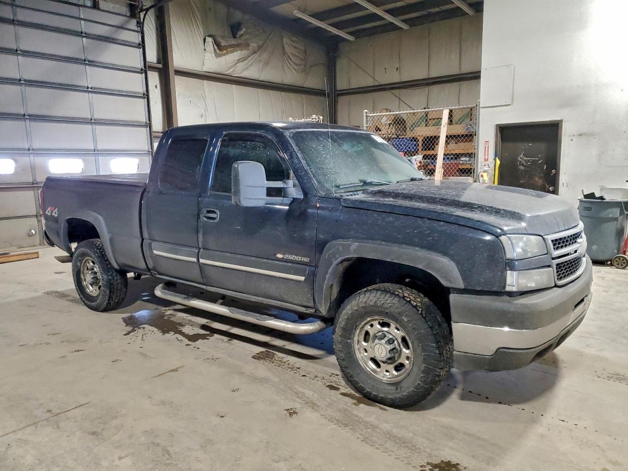 Chevrolet Silverado K2500 Heavy Duty Image 11