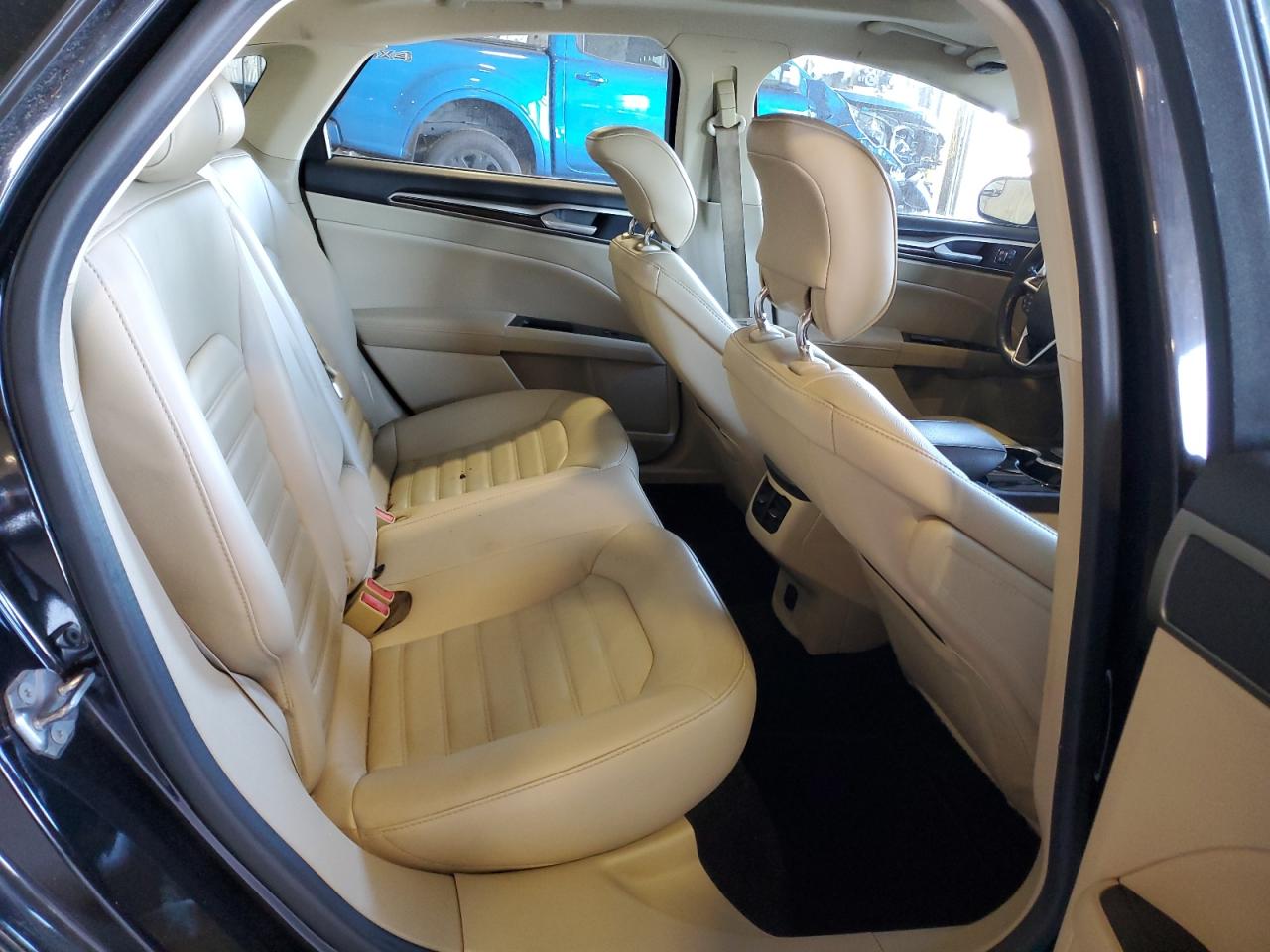 Ford Fusion Se Image 8