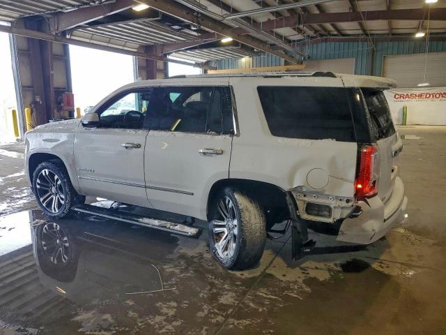 GMC Yukon Denali Image 11