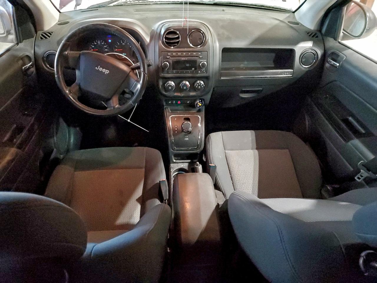 Jeep Compass Sport Image 12