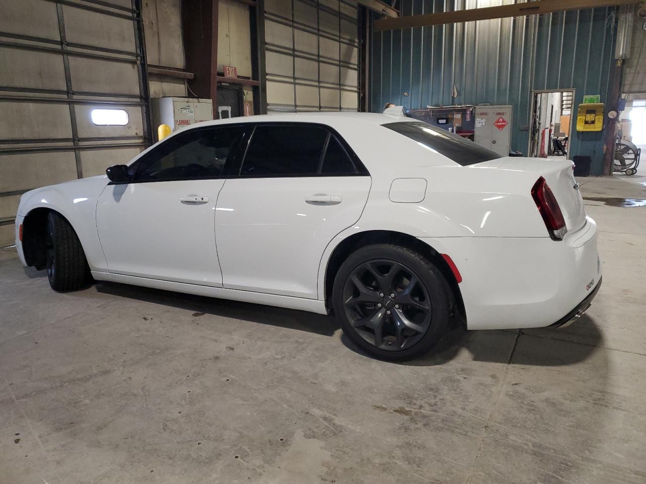 Chrysler 300 Touring Image 5