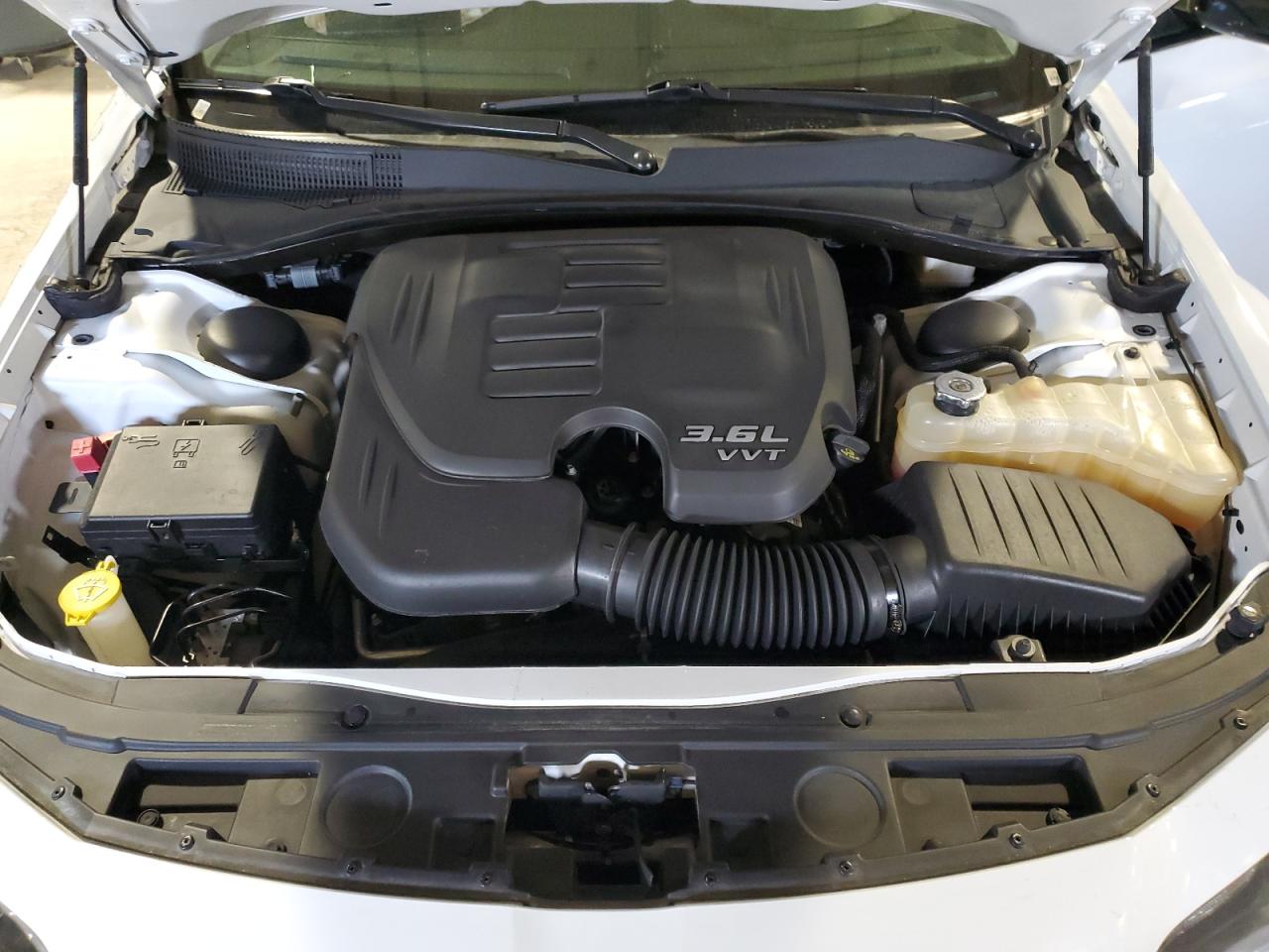 Chrysler 300 Touring Image 11