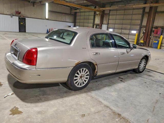 Lincoln Towncar Executive Image 8