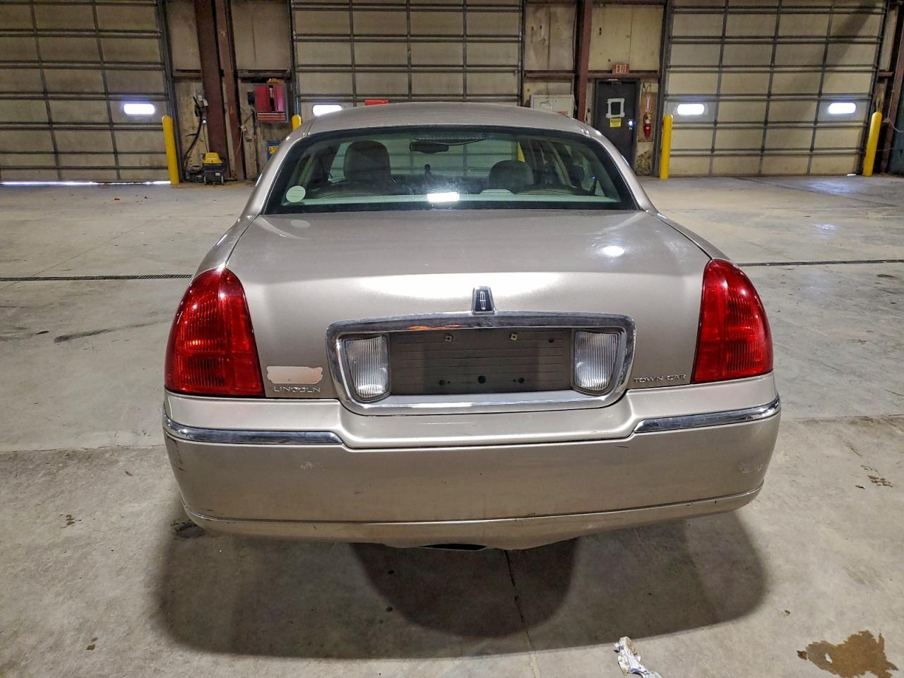 Lincoln Towncar Executive Image 2