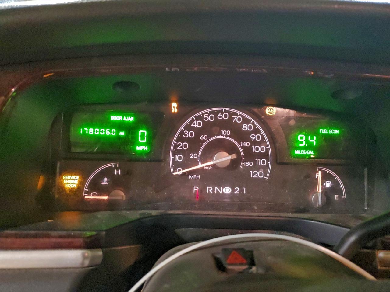 Lincoln Towncar Executive Image 10