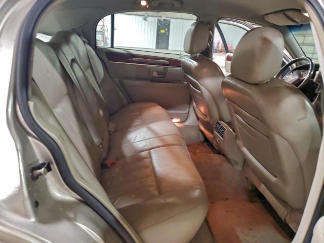 Lincoln Towncar Executive Image 12