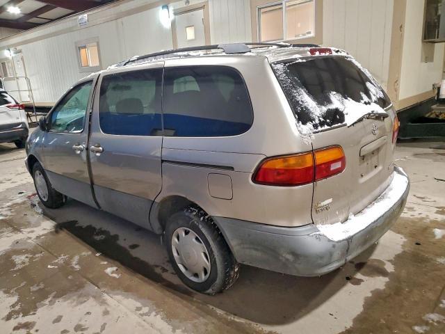 Toyota Sienna Le Image 10
