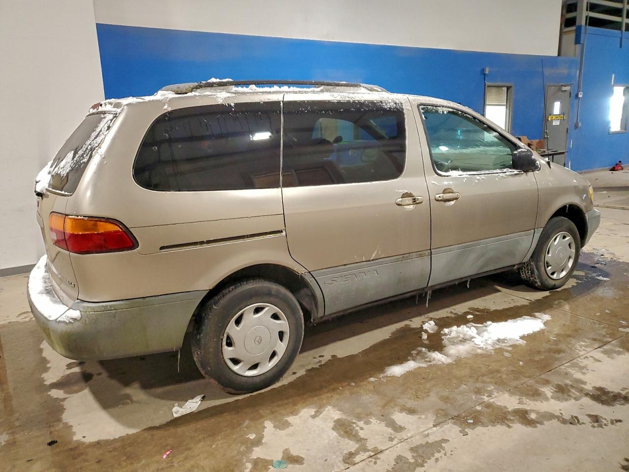 Toyota Sienna Le Image 6