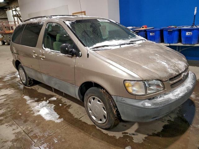 Toyota Sienna Le Image 3