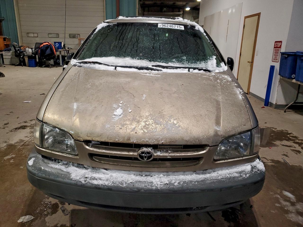 Toyota Sienna Le Image 5