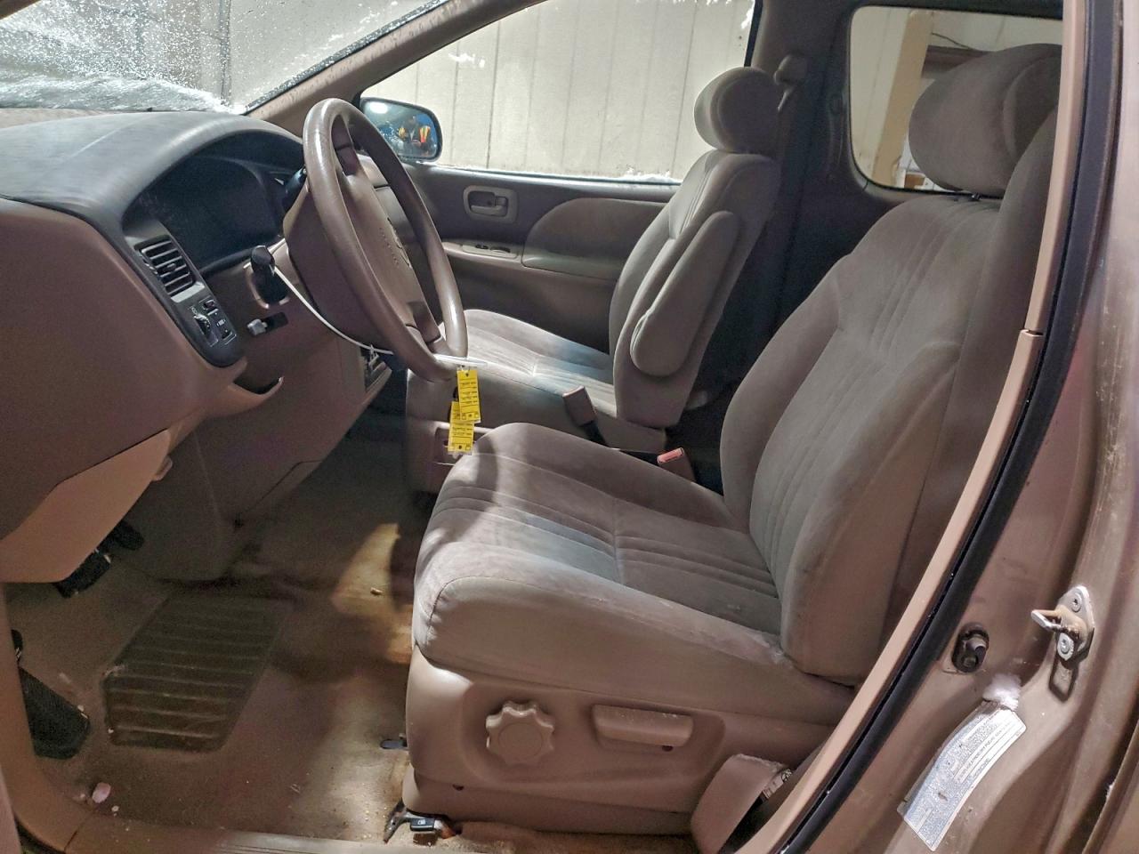 Toyota Sienna Le Image 4