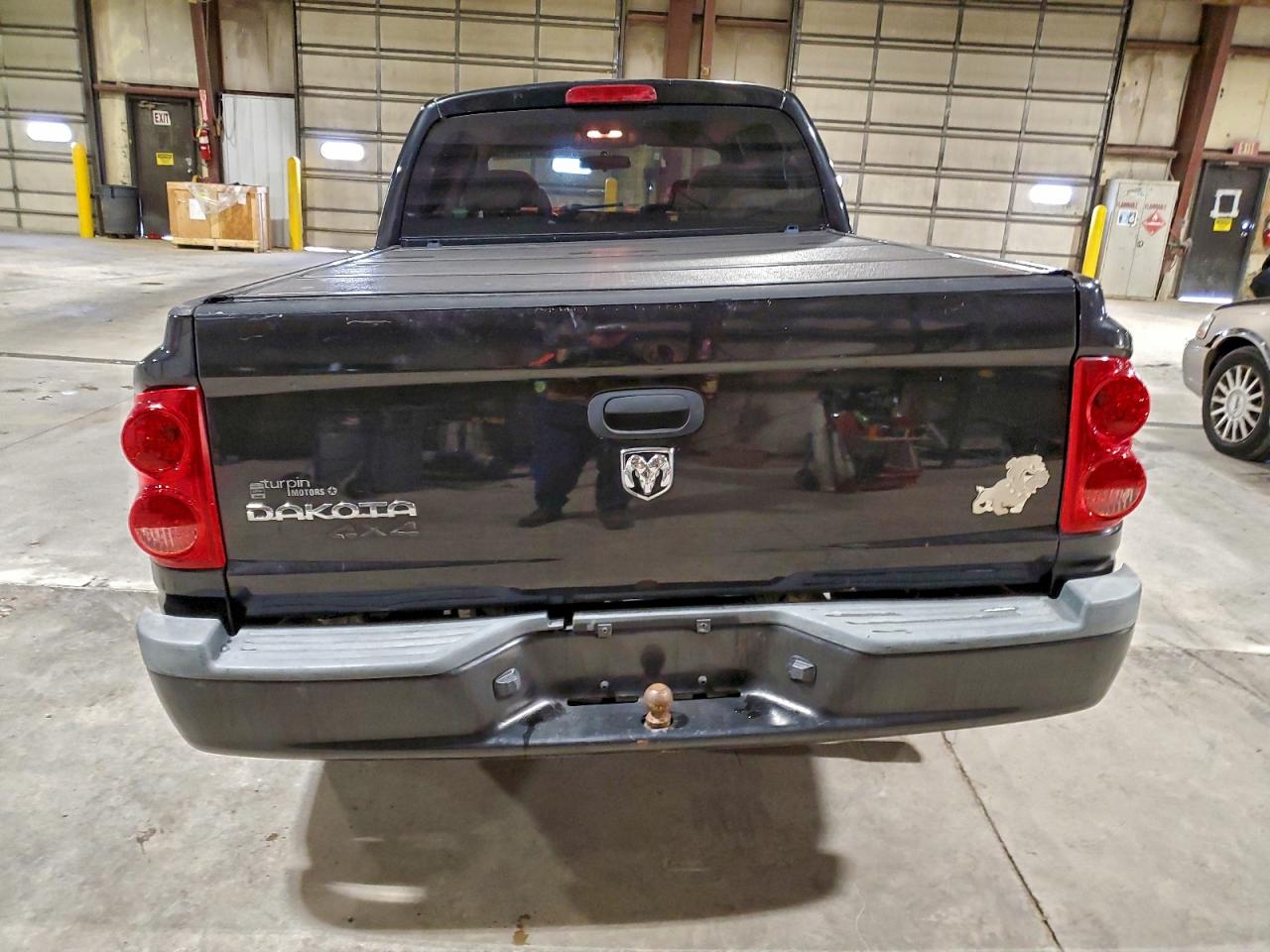 Dodge Dakota Quad Image 6