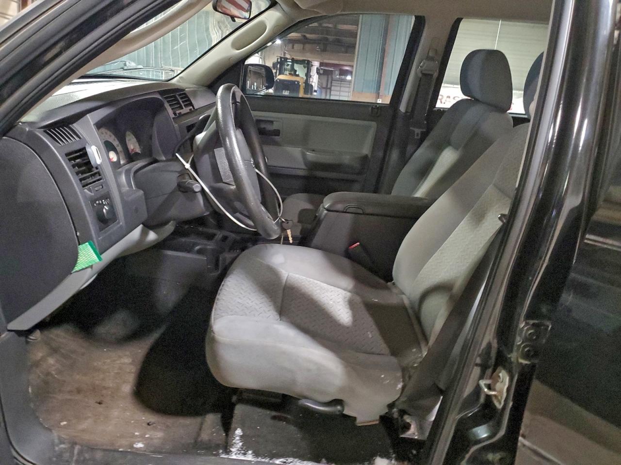 Dodge Dakota Quad Image 5