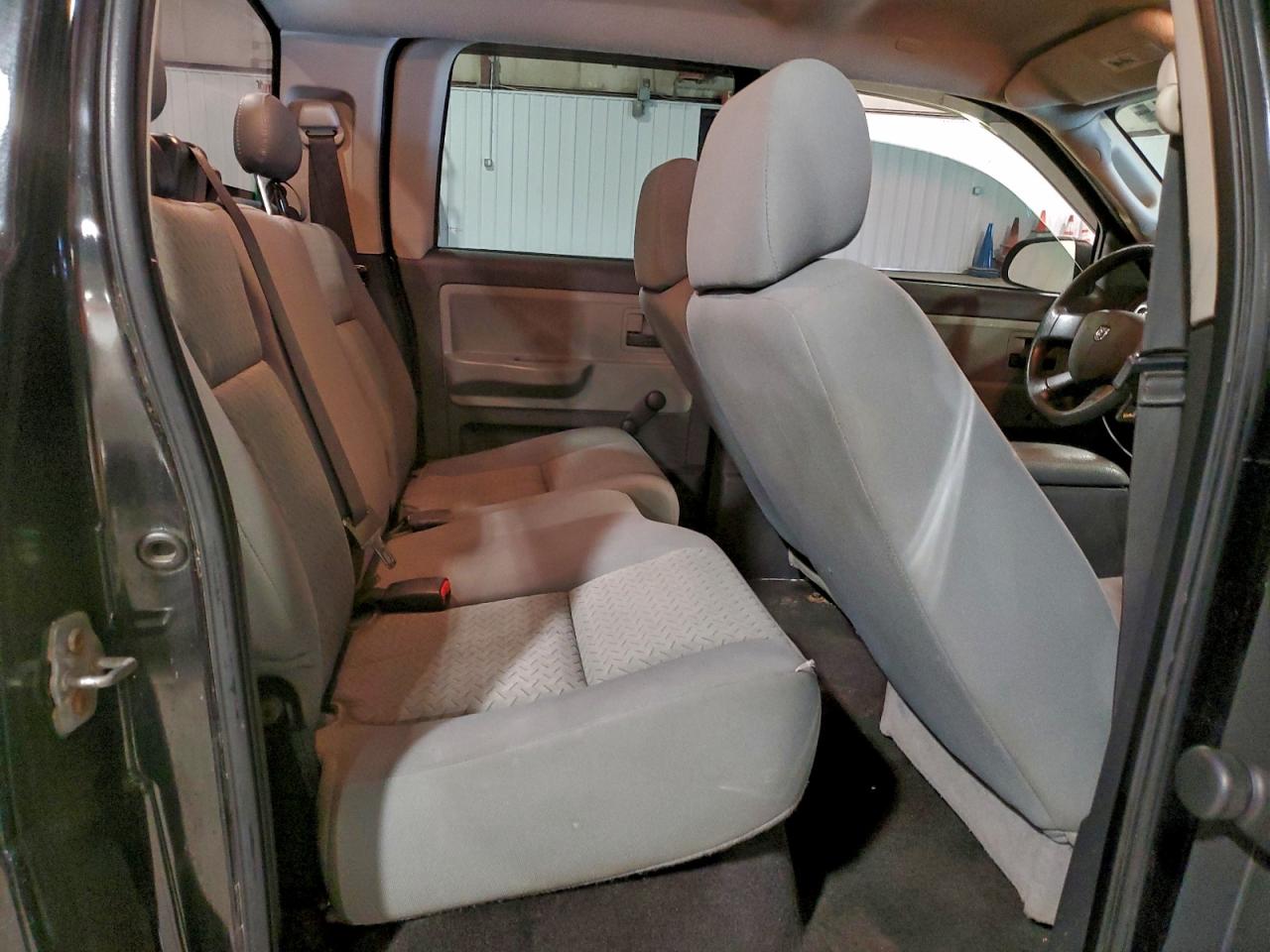 Dodge Dakota Quad Image 10