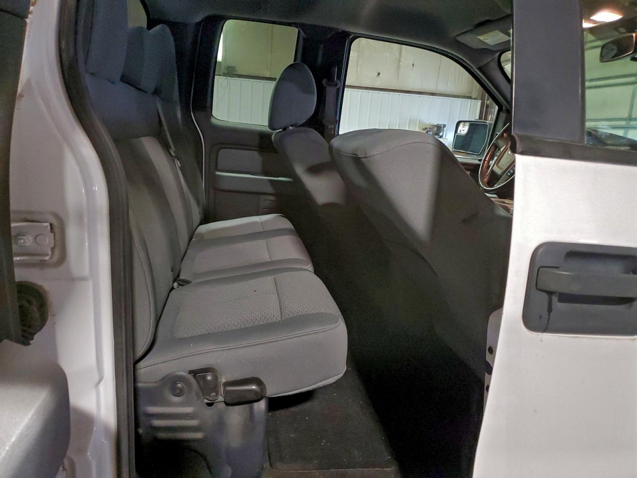 Ford F-150 Super Cab Image 9