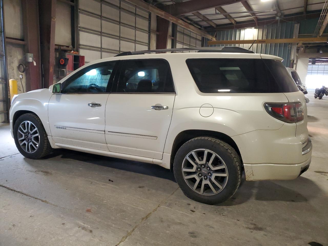 GMC Acadia Denali Image 13