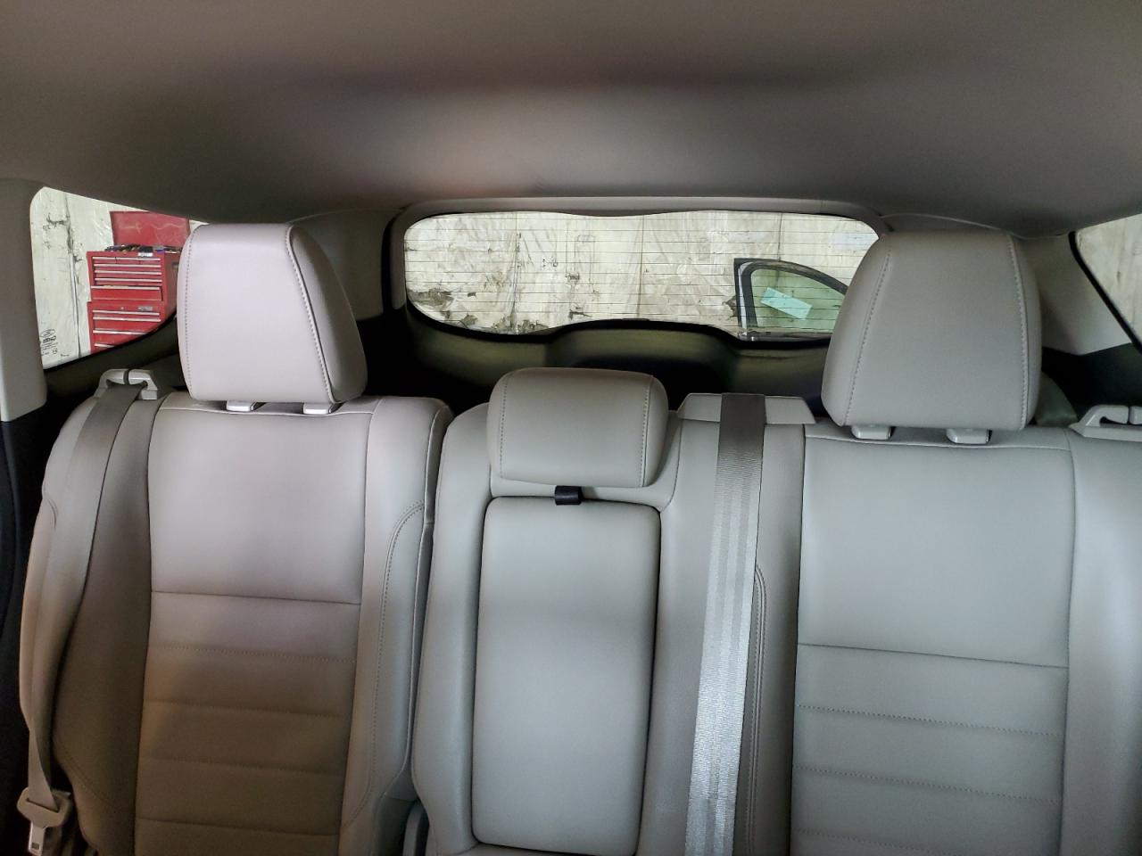 Ford Escape Titanium Image 10