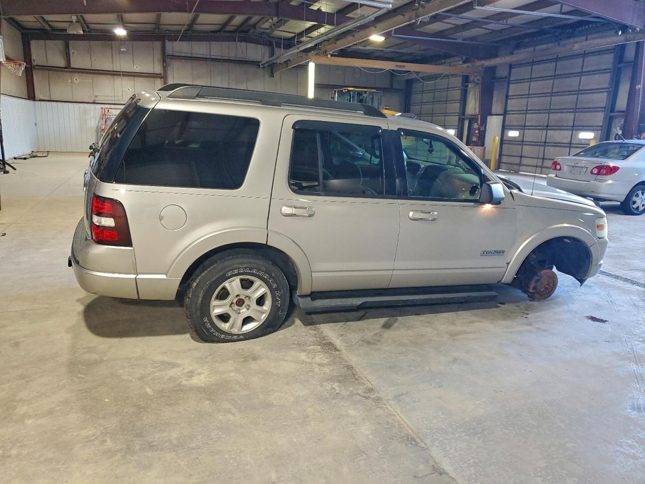 Ford Explorer Xlt Image 3