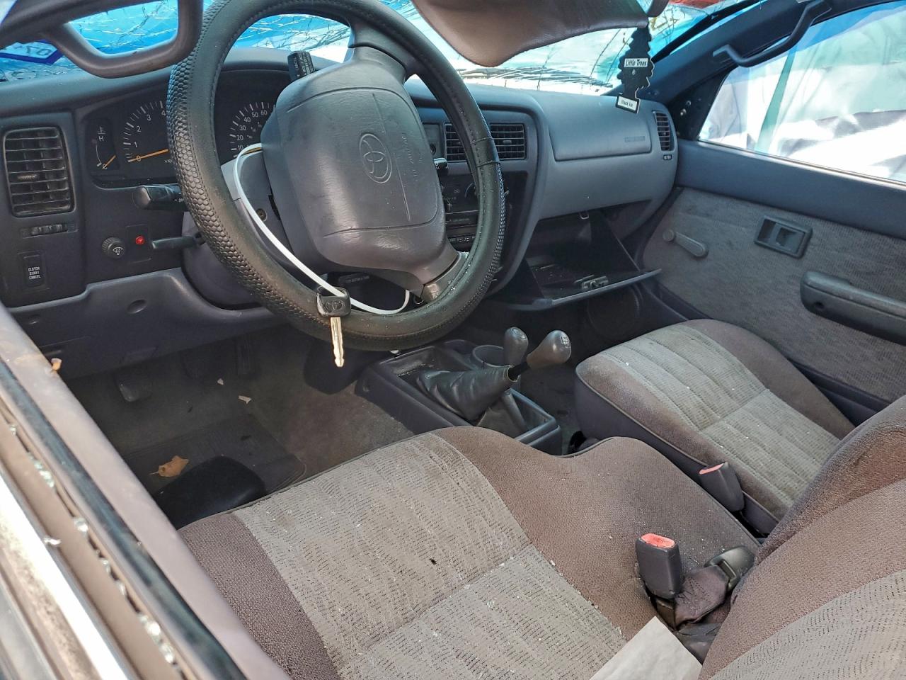 Toyota Tacoma Xtracab Image 6