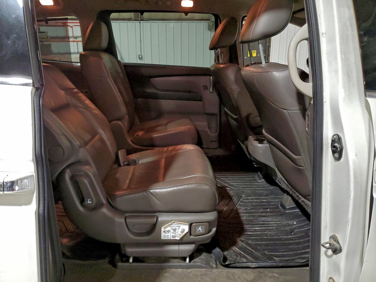 Honda Odyssey Touring Image 12