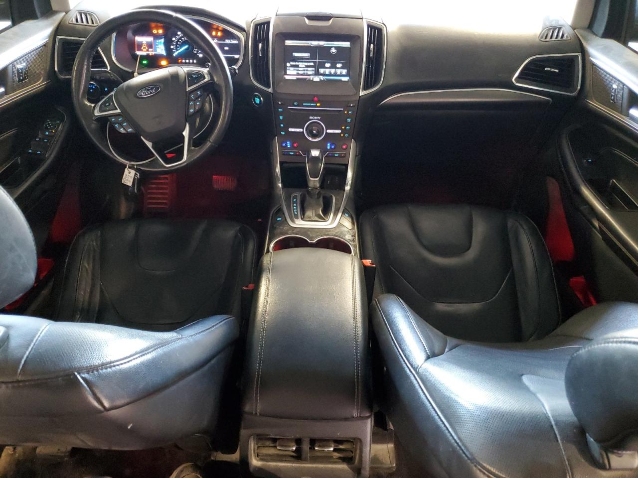 Ford Edge Titanium Image 3