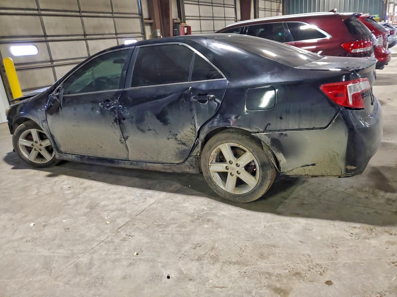 Toyota Camry L Image 3