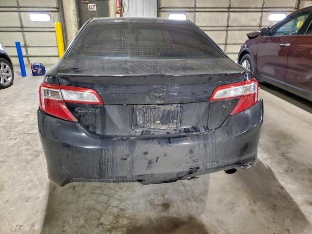 Toyota Camry L Image 10