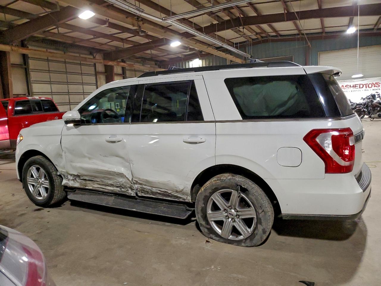 Ford Expedition Xlt Image 3