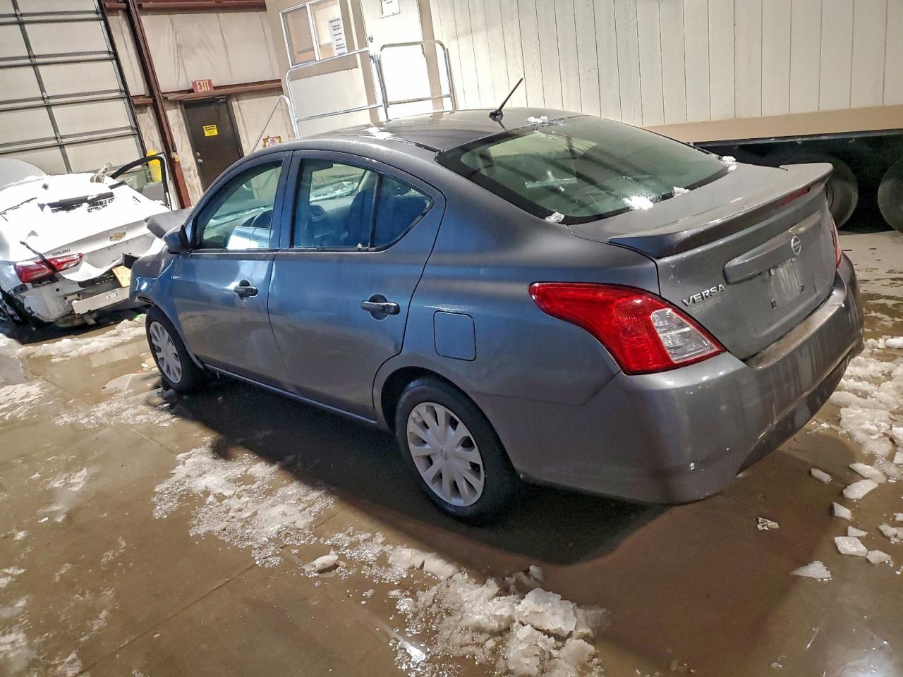 Nissan Versa S Image 8