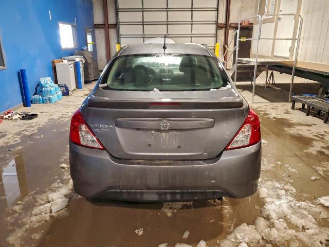 Nissan Versa S Image 2