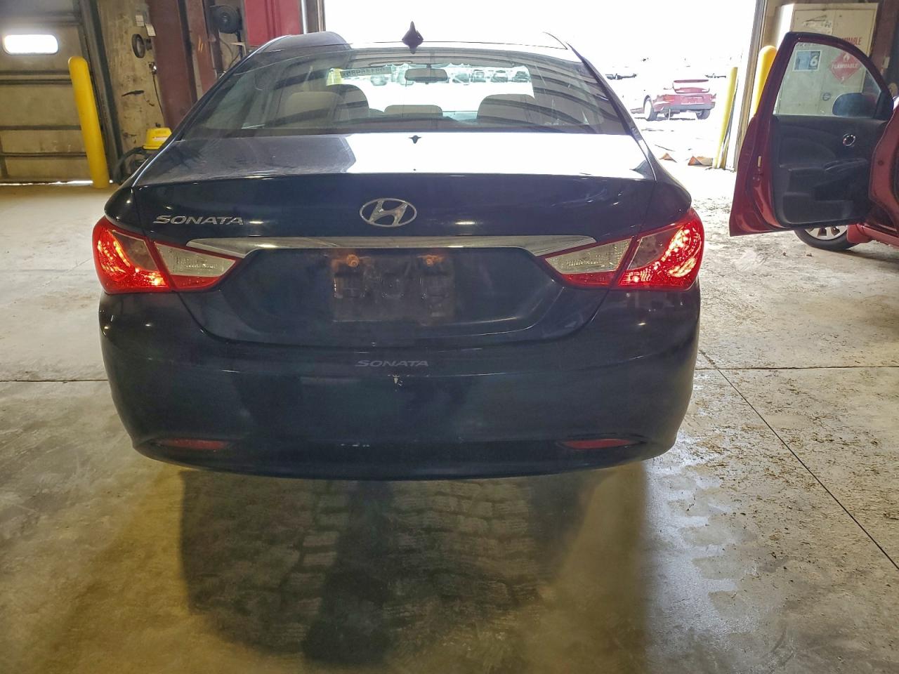 Hyundai SONATA Gls Image 12