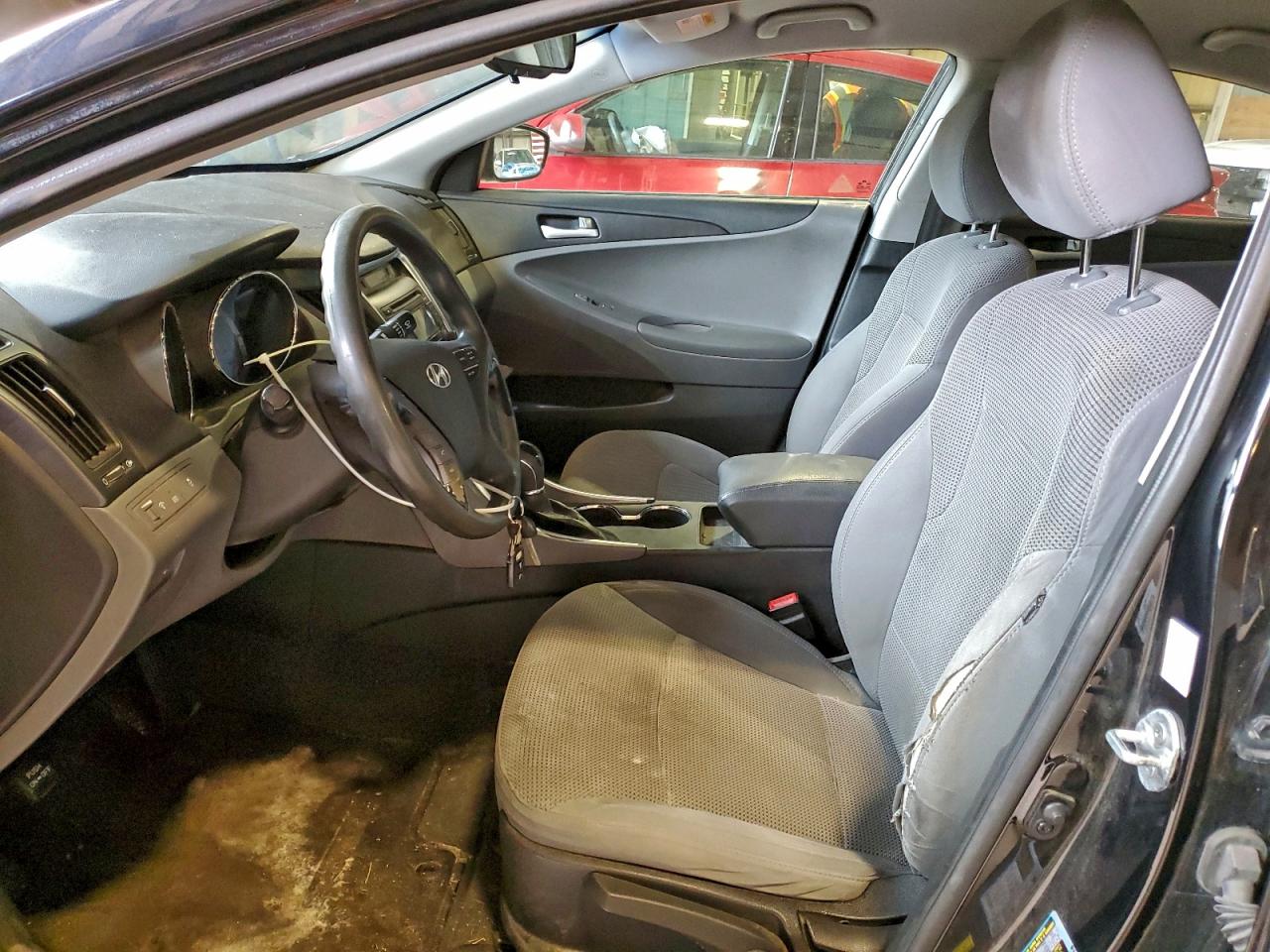 Hyundai SONATA Gls Image 3