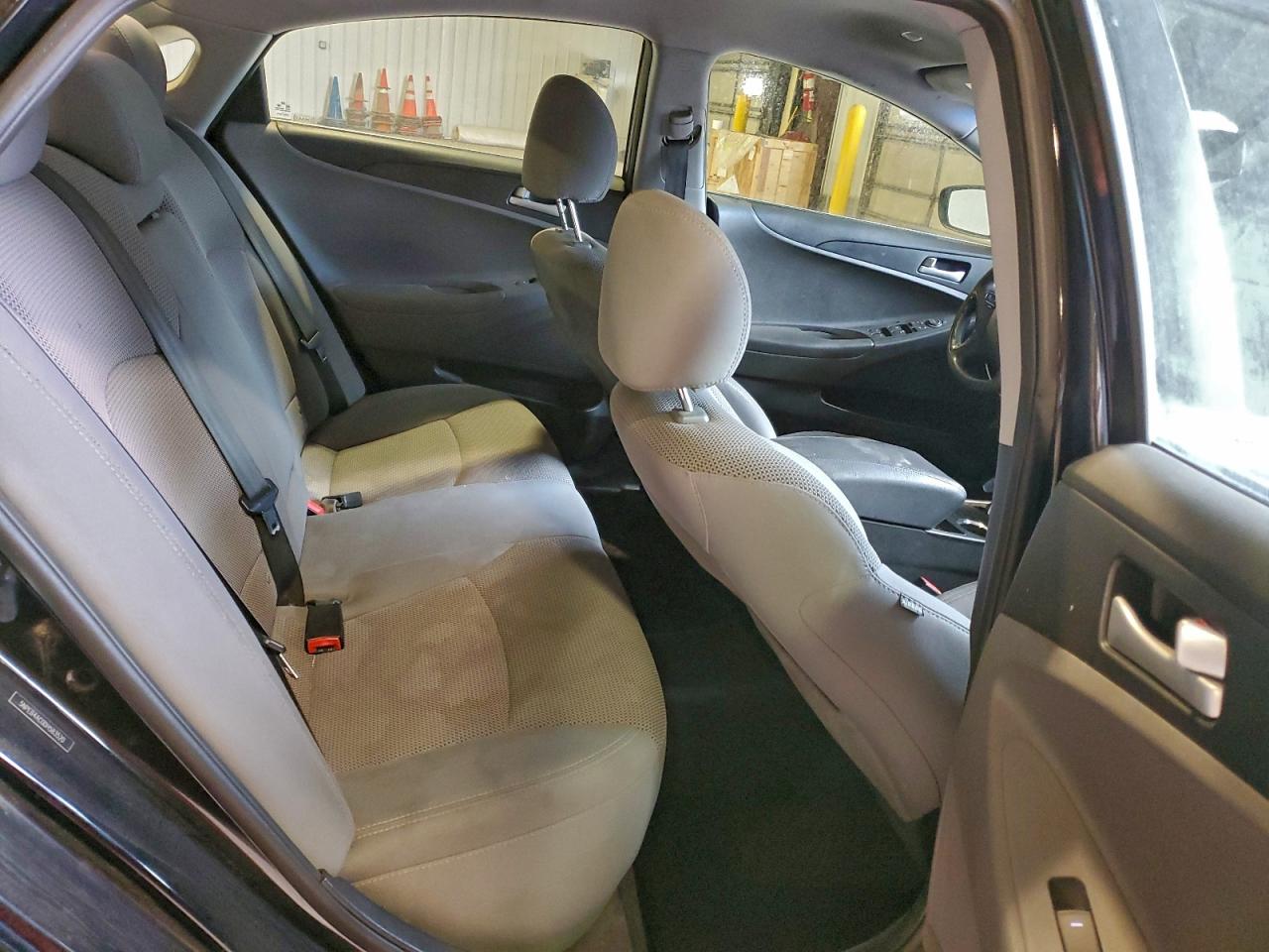 Hyundai SONATA Gls Image 9