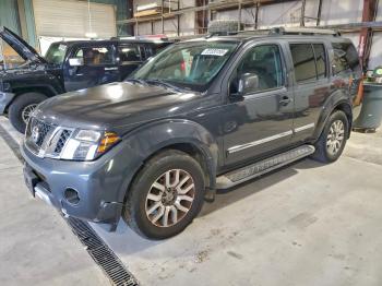  Salvage Nissan Pathfinder