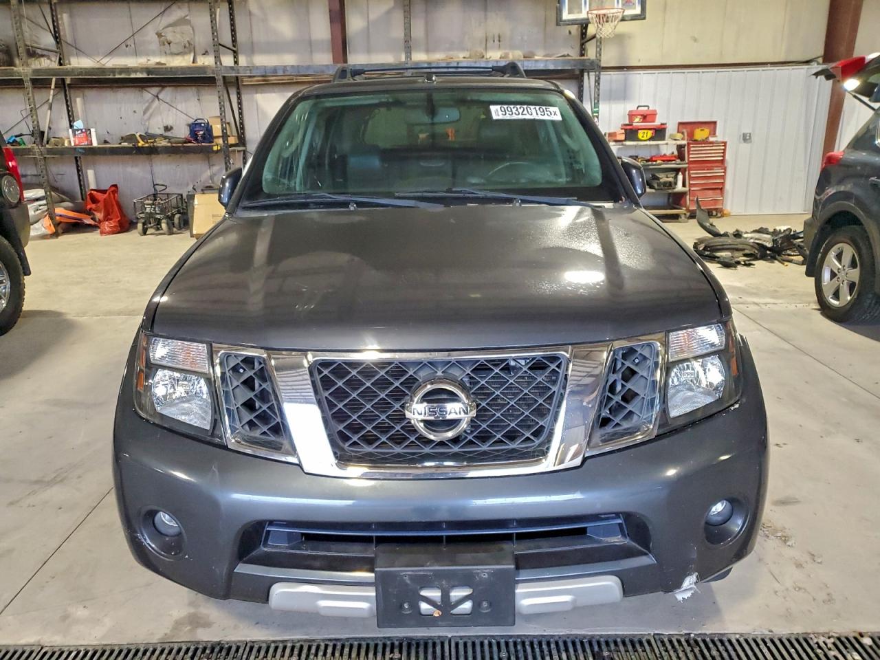 Nissan Pathfinder S Image 10