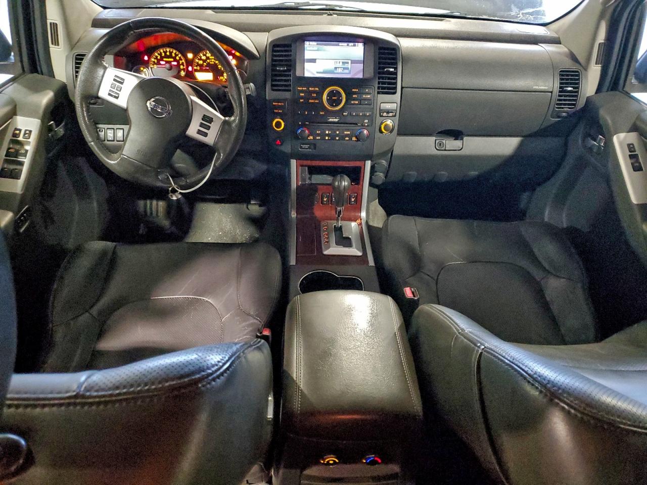 Nissan Pathfinder S Image 4