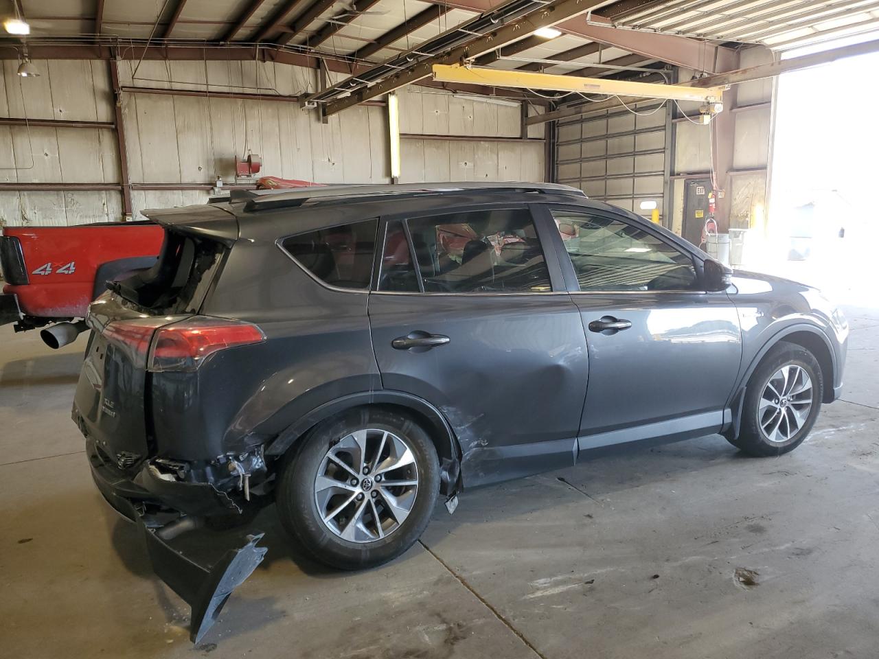 Toyota RAV4 Le Image 3