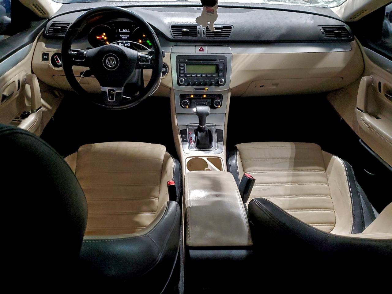 Volkswagen CC Image 6