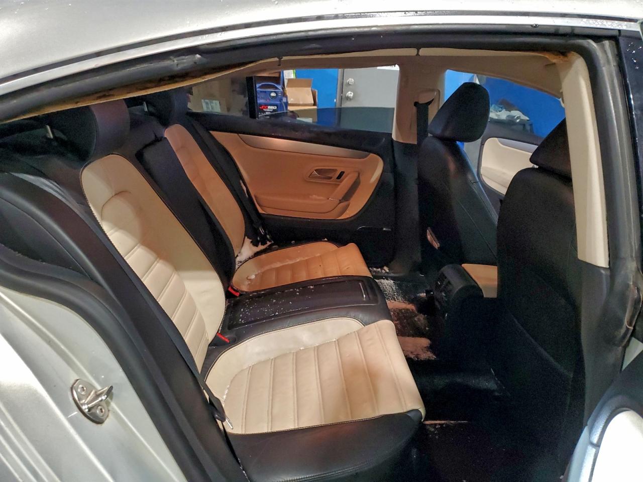 Volkswagen CC Image 8