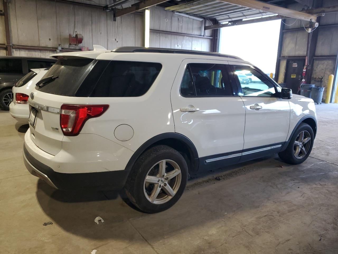Ford Explorer Xlt Image 13