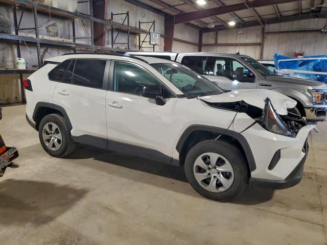 Toyota RAV4 Le Image 3