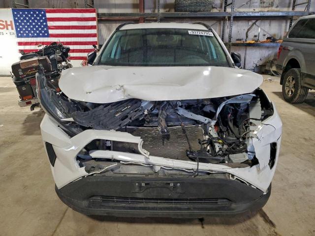 Toyota RAV4 Le Image 9