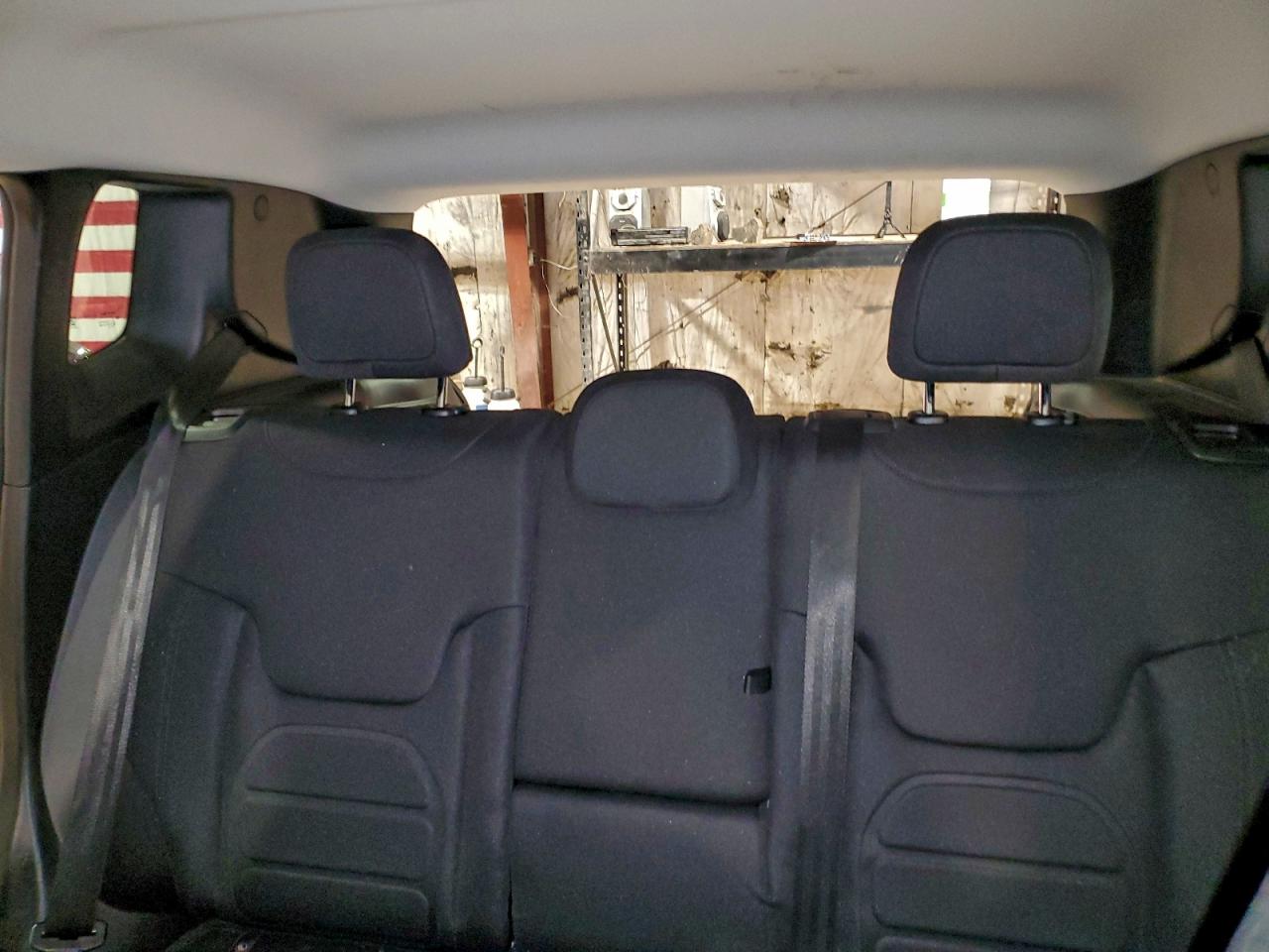 Jeep Renegade Latitude Image 9