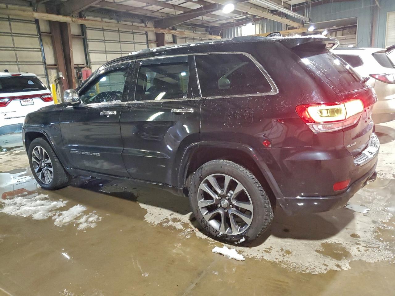 Jeep Grand Cherokee Overland Image 6