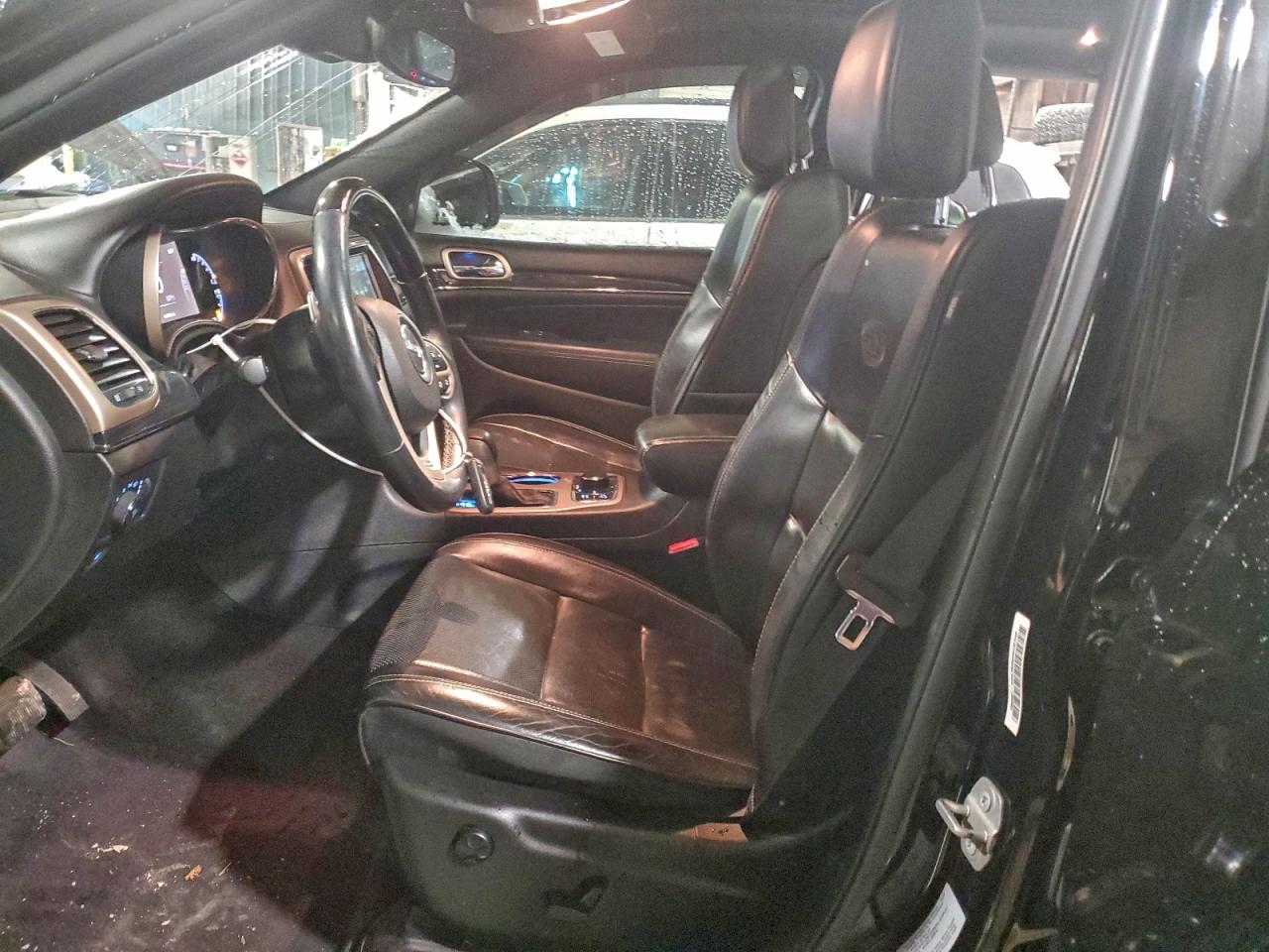 Jeep Grand Cherokee Overland Image 11