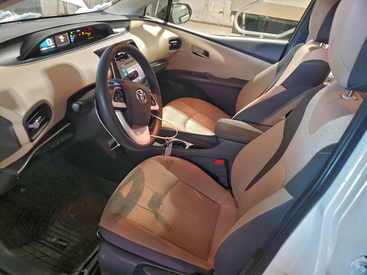 Toyota Prius Image 9